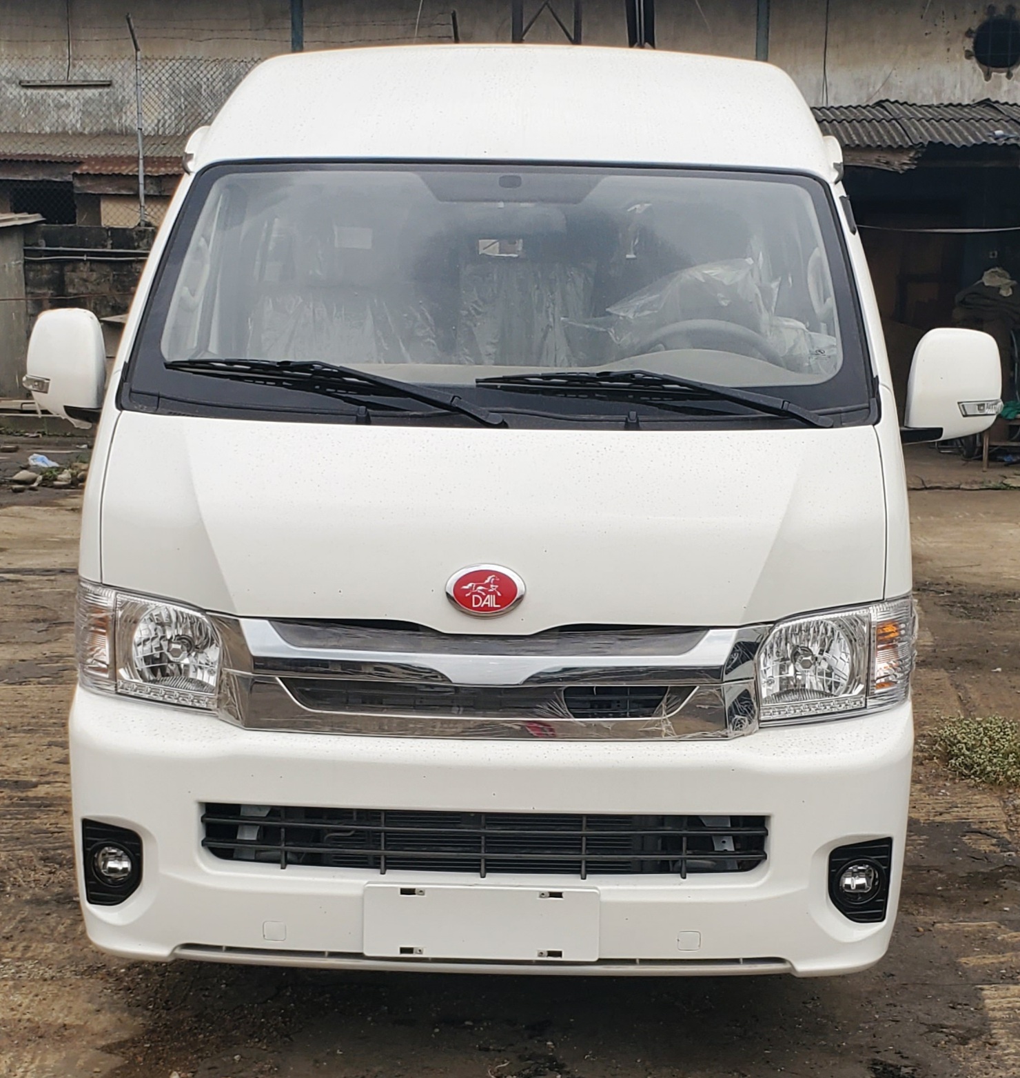 King long 2.2L Standard Roof, Hummer Body - Image 2