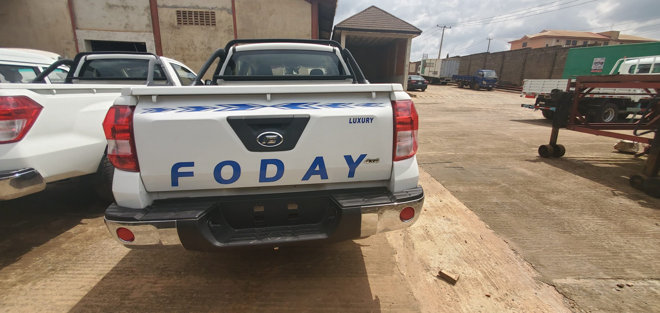 Foday SU face 4x4 2.7L 3tz(toyota engine) 4doors - Image 3