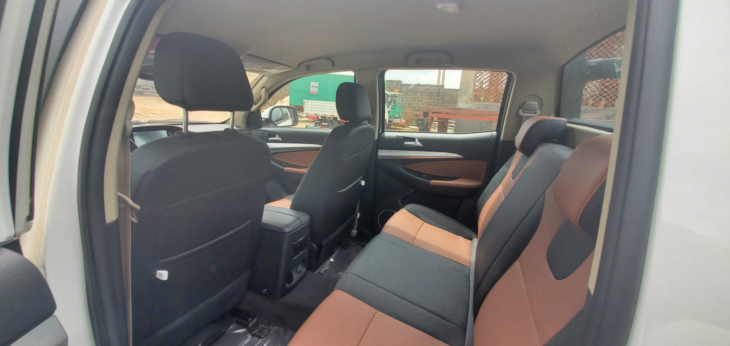 Foday SU face 4x4 2.7L 3tz(toyota engine) 4doors - Image 4