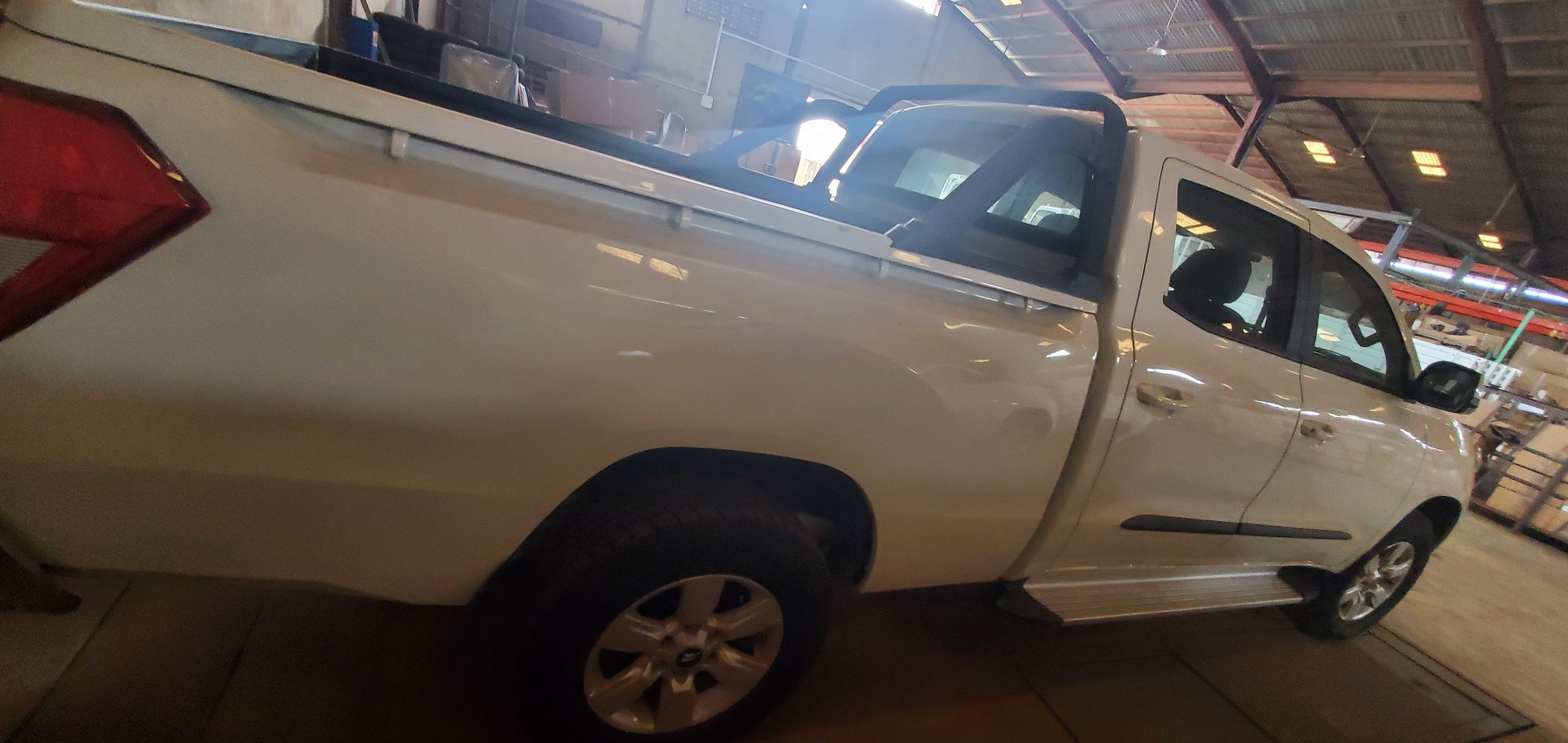 Foday SU face 4x4 2.4L Mitsubishi engine - Image 3