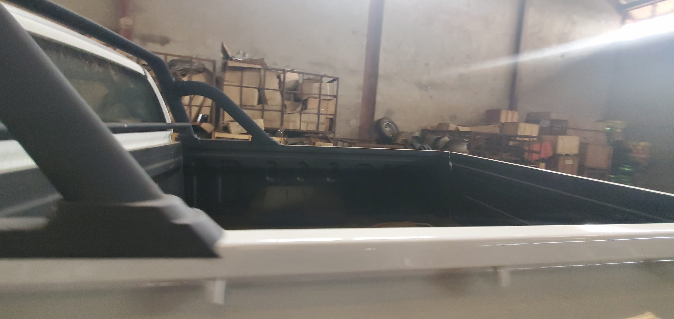 Foday prado face 4x4 2.4L Mitsubishi engine - Image 4