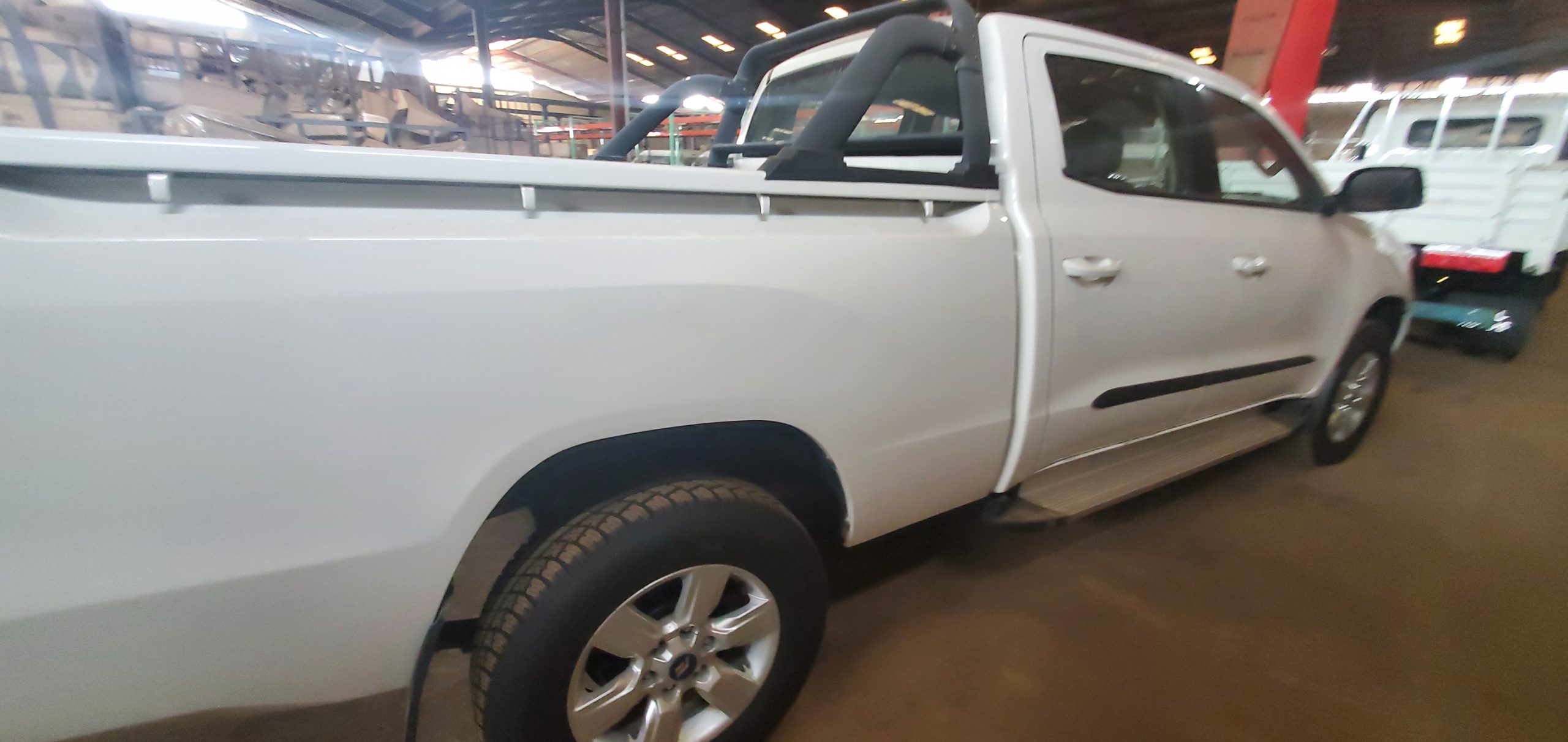 Foday prado face 4x4 2.4L Mitsubishi engine - Image 6