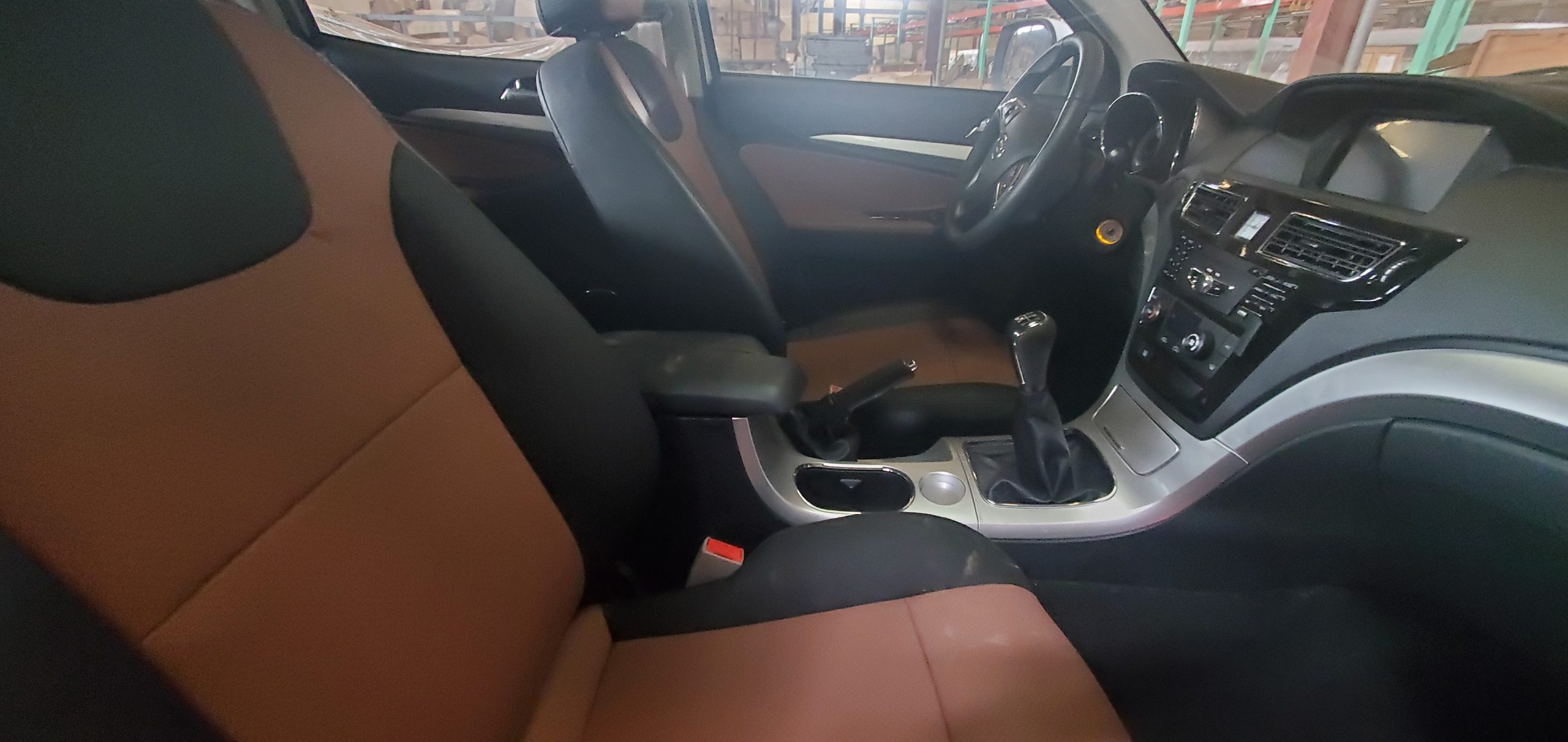 Foday prado face 4x4 2.4L Mitsubishi engine - Image 7